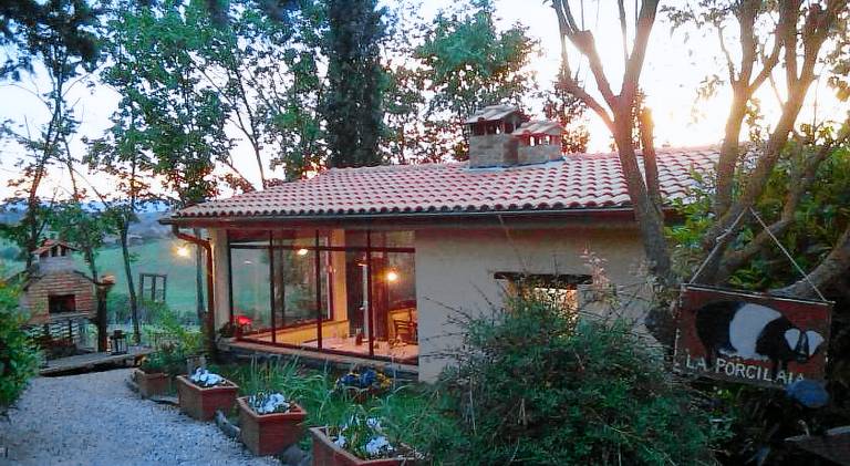 Farm with pool, barbeque & terrace — photo 4