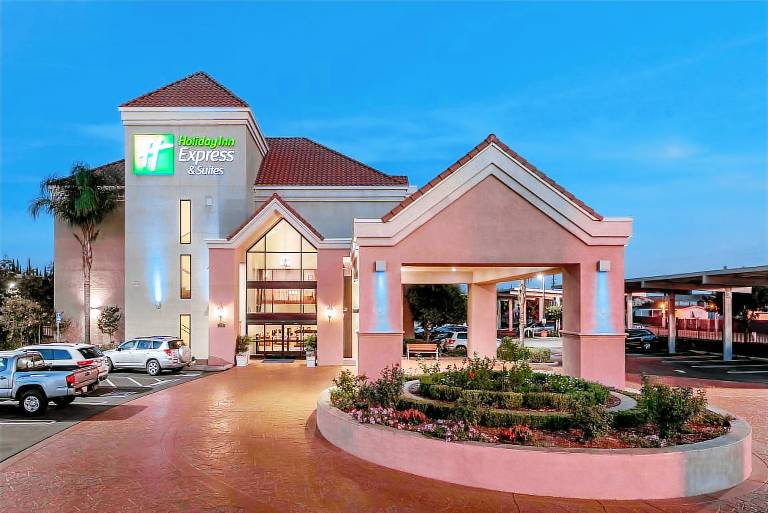 Holiday Inn Express & Suites Lathrop by IHG — photo 2