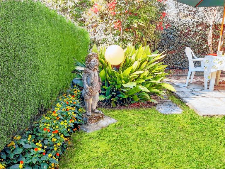 Fully equipped house with patio & yard | Mountain view | Pet-friendly — photo 4