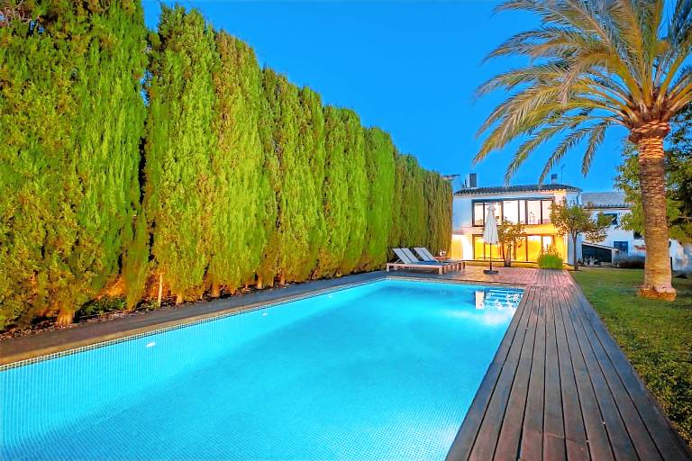 CAN CABRIT Modern villa with private pool at the