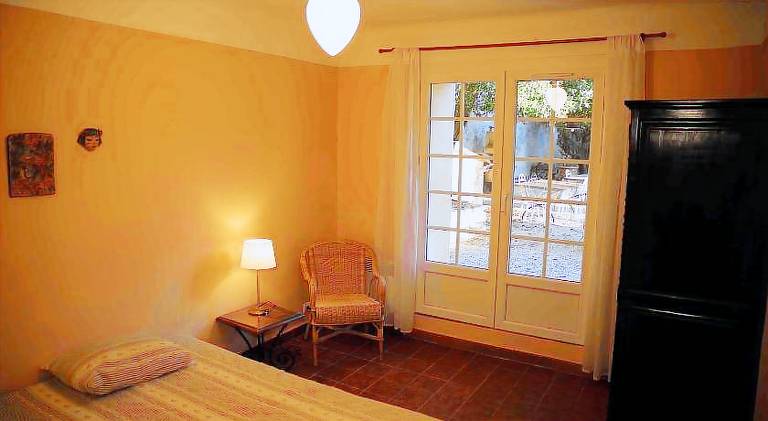 Le Mas d'Yvette - Authentic 19th century house with pool and stunning view — photo 2