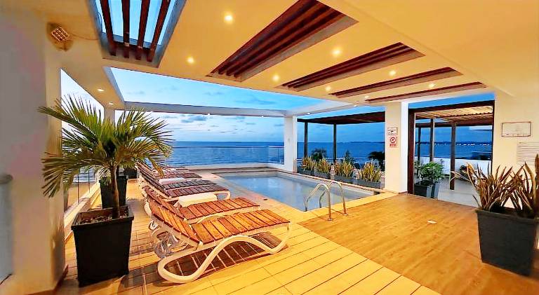 Hotel Summer Frente Al Mar in Cartagena