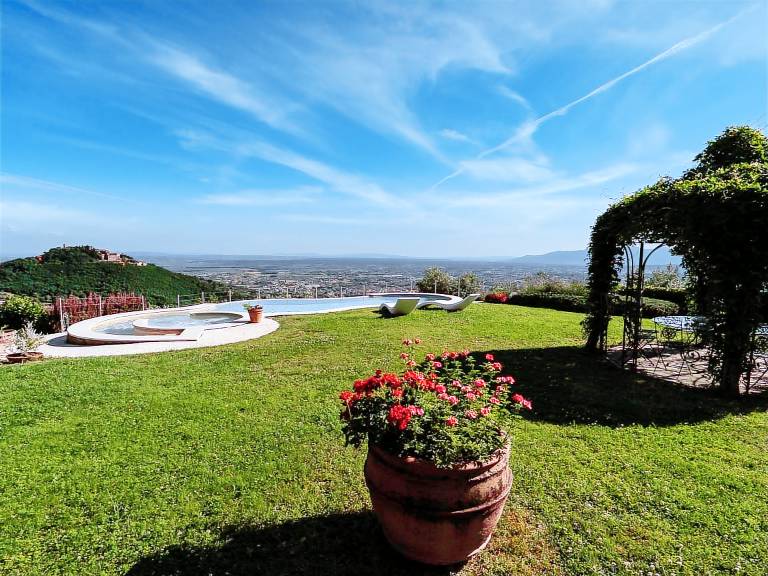 Fully equipped house with barbeque, yard & private pool | Nature view | Pet-friendly — photo 2
