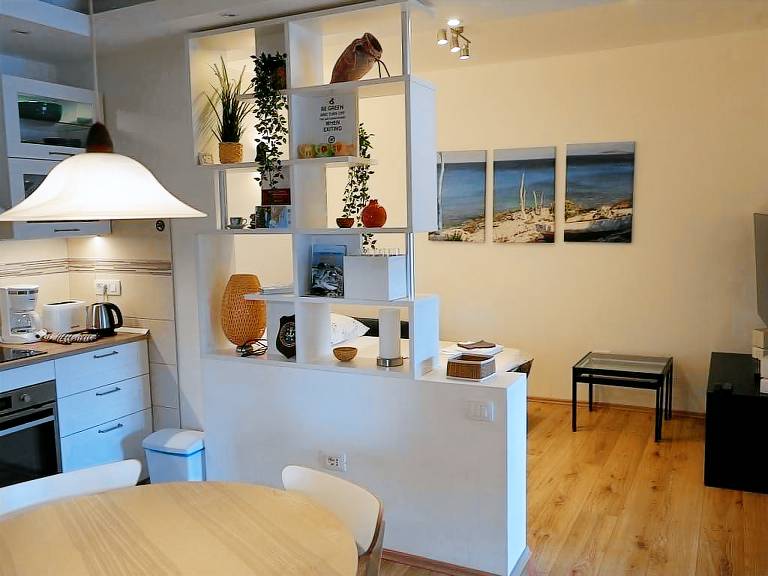 Rental apartment with patio & yard | Sea view — photo 5
