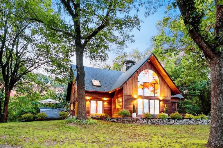Family-friendly vacation home with grill, fast internet & garden | Mountain view | Pet-friendly — photo 2