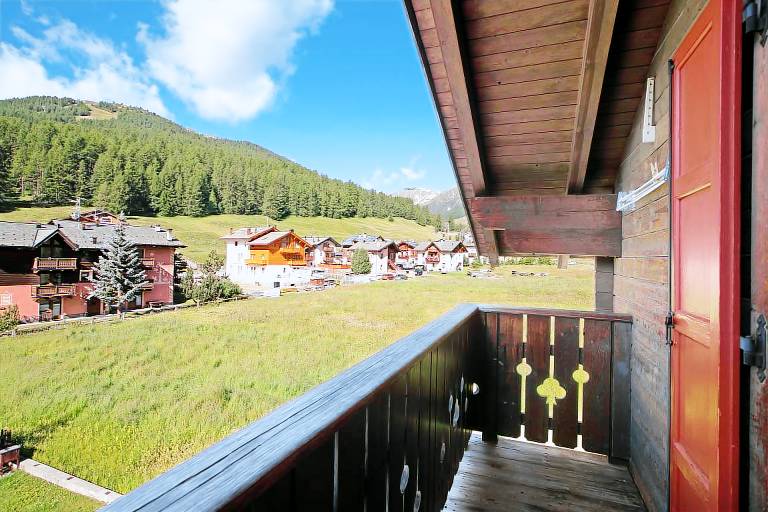 Apartment 'Appartamenti Lorenza 3 Baite Giotto' with Mountain View, Shared Garden and Wi-Fi — photo 5