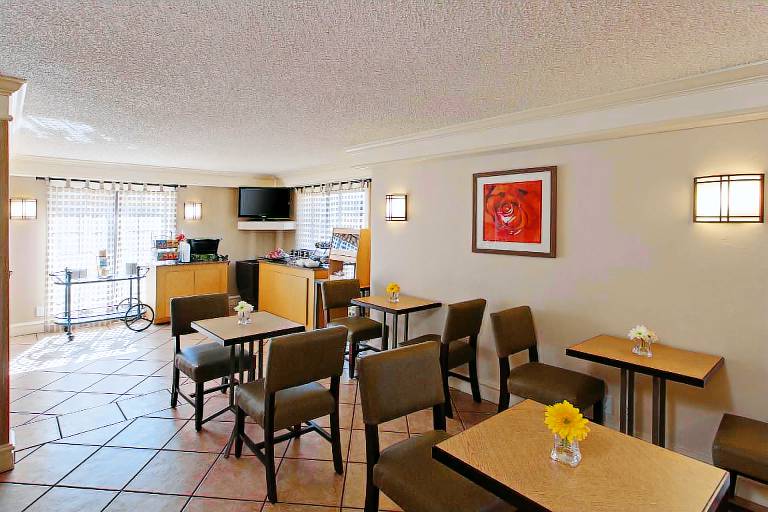 La Quinta Inn by Wyndham Costa Mesa / Newport Beach — photo 5