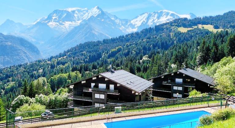 Holiday apartment with pool — photo 4