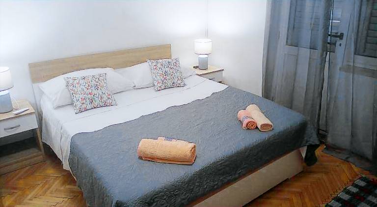 Holiday apartment with garden, terrace & barbecue — photo 2