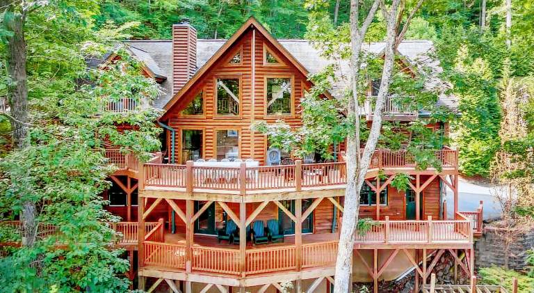 Vacation home with hot tub | Pets are welcome in Asheville, NC