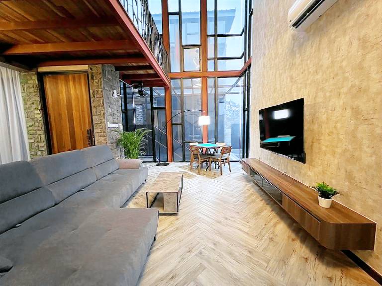 370 m&sup2; Ferienhaus