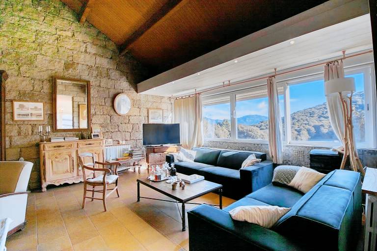 Holiday Home 'Chez Jean Viti' with Private Garden and Wi-Fi in Sartene