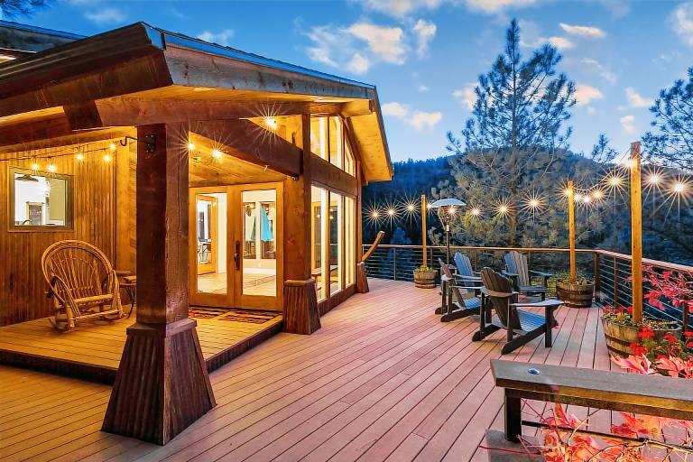 Luxury Home - 8 Acres - 7 Min to DGO - Pool Table/Fire Pit/Amazing Views — photo 2