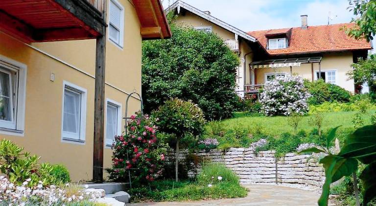 Rental apartment with patio & garden — photo 4
