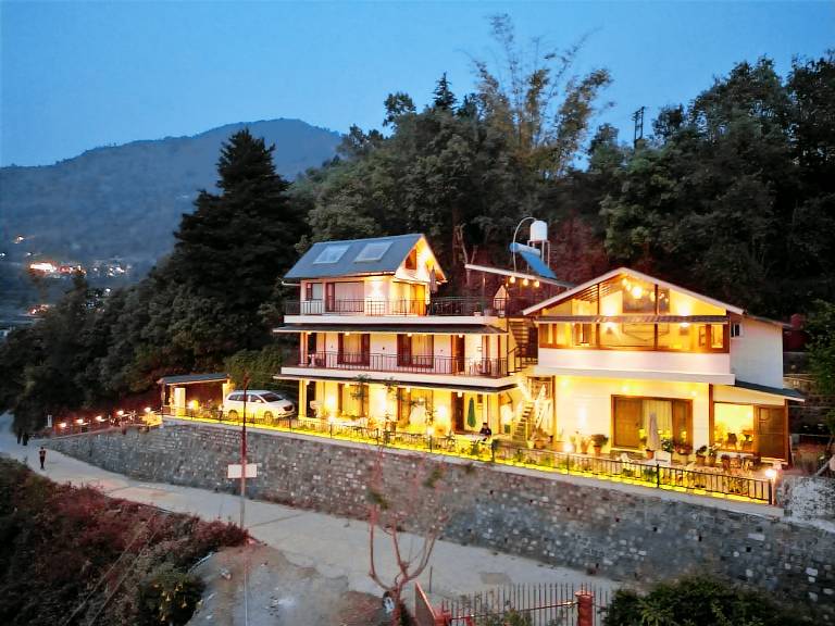 Lake Pleasant Cottage in Bhimtal