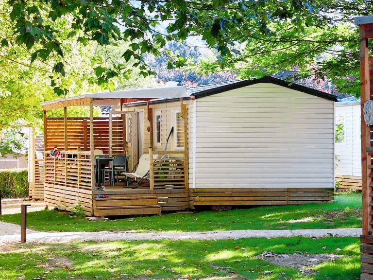 Mobile home with patio & pool — photo 4