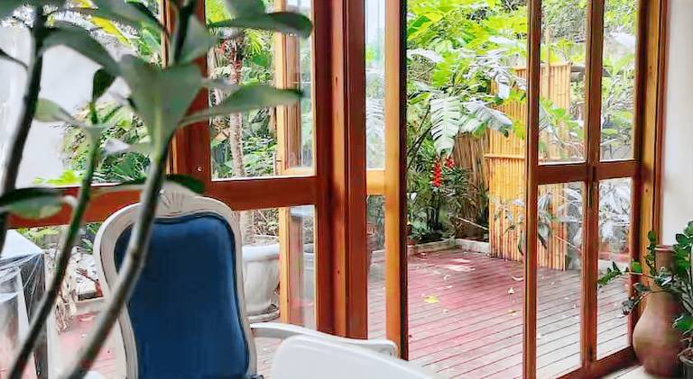 Apartment with garden & patio — photo 3