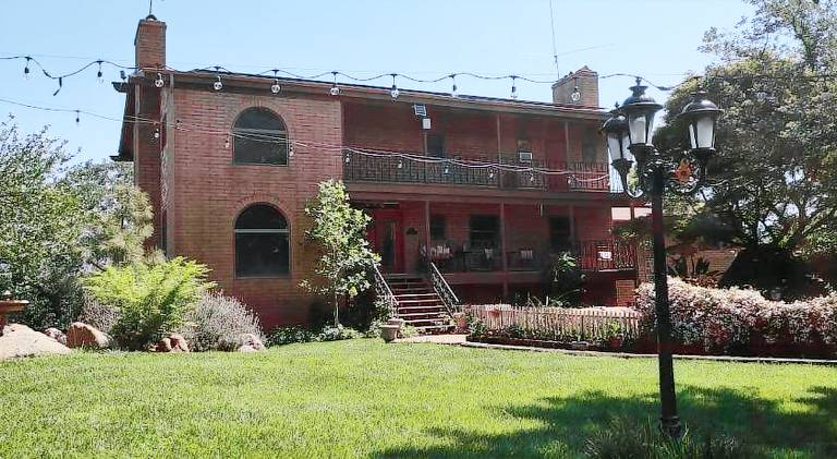 Rustic Rooms by Kings Canyon & Sequoia National Parks