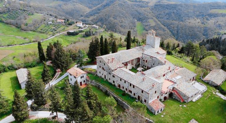 Beautiful farm with pool, garden & patio | Pets are welcome in Gubbio