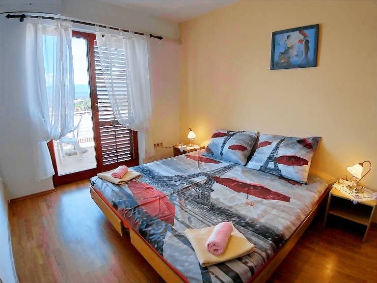 Two bedroom apartment with terrace and sea view Njivice, Krk (A-15904-b) — photo 4