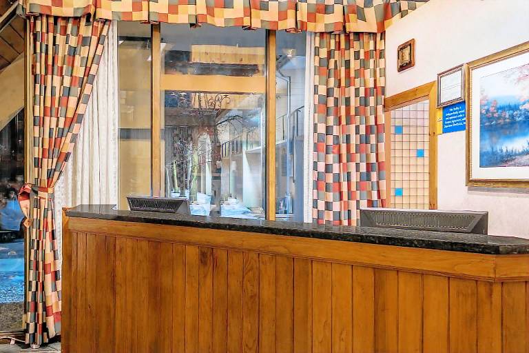 Days Inn by Wyndham Rutland/Killington Area — photo 4