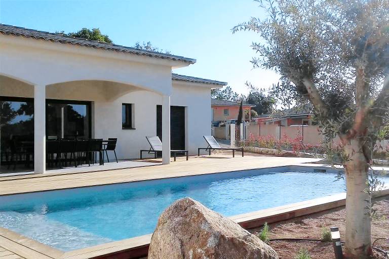Fully equipped beautiful villa with patio, garden & grill | Pool view | Suitable for remote work | Pets are welcome in Sartene