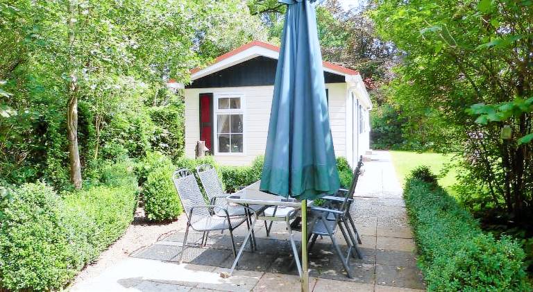 Pleasant chalet with terrace & garden | Pets are welcome — photo 5