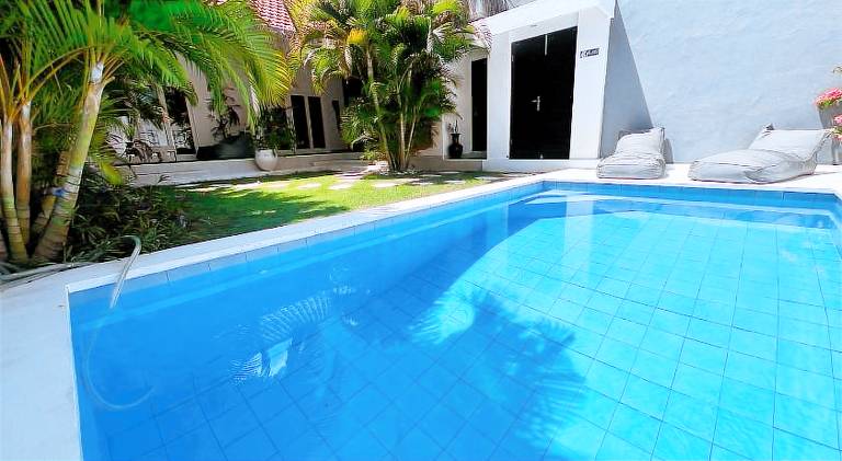 Beautiful villa with patio, private pool & garden | Beach nearby | Good for workation | Pet-friendly — photo 3