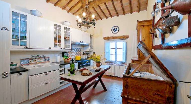 Farm with barbeque, pool & yard | Pets allowed — photo 4