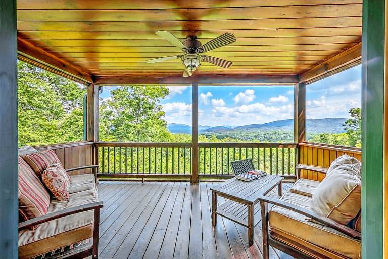 Dream Come True - Mountain View Hot Tub Air Hockey Screened Porch Fire Pit — photo 3