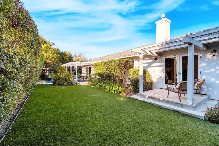 House  Isla Vista
