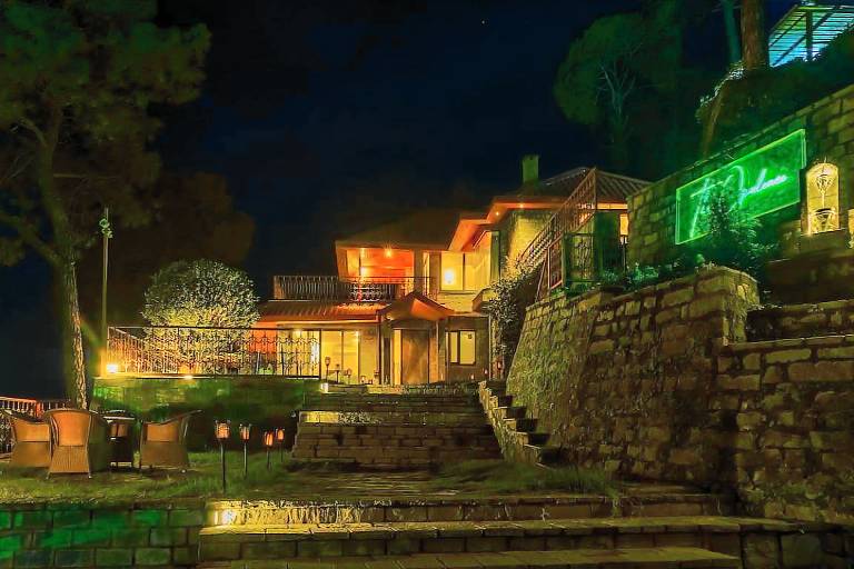 House with patio in Solan