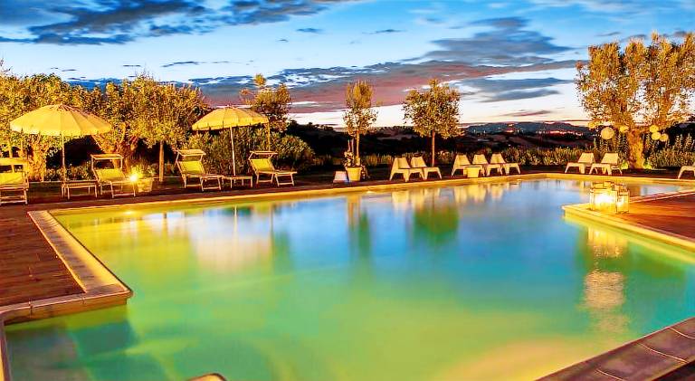 Serviced apartment with pool, barbeque & yard | Pets are welcome — photo 2
