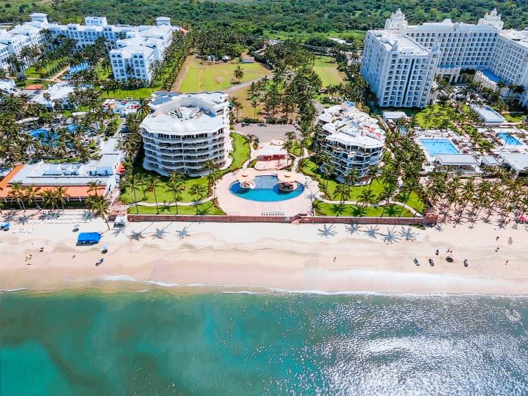 Ocean Front Condo with Pool Sleeps 6 Adults