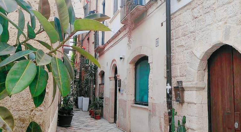 Apartment with 3 rooms for 8 persons in Bari