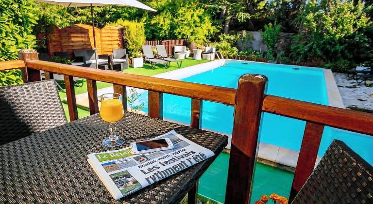 LOGIS HOTEL L' Auberge d'Uzes — photo 3