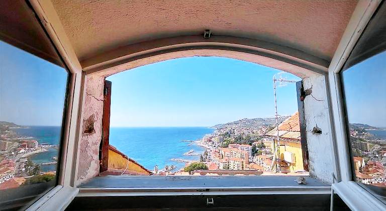 Rental apartment with 1 room for 3 persons in Imperia