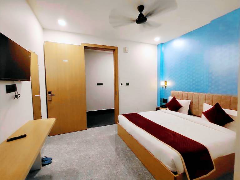 Hotel The Crown Prince