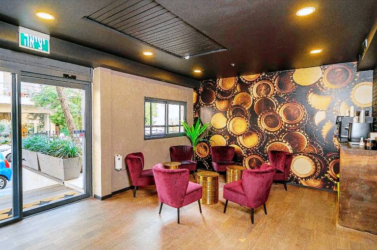 Beer Garden Hotel in Tel Aviv