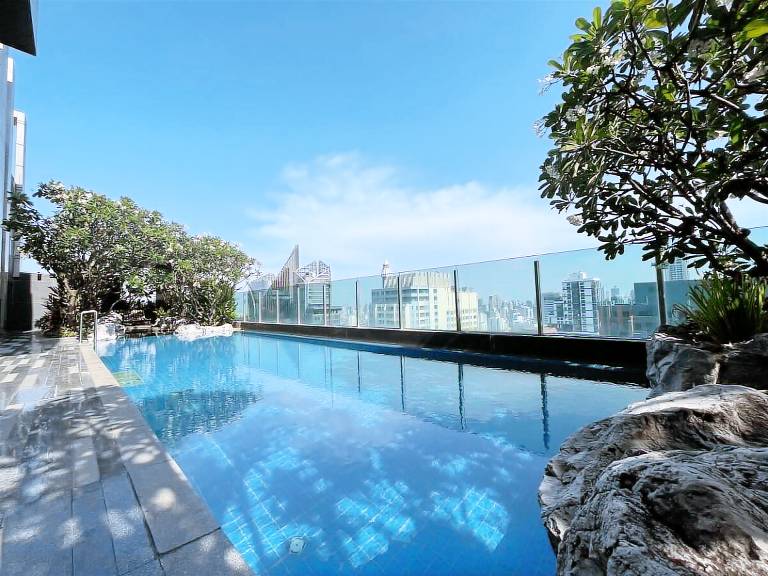Rental apartment with hot tub, yard & pool in Koh Lipe