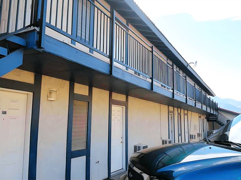 Golden Hills Motel — photo 4