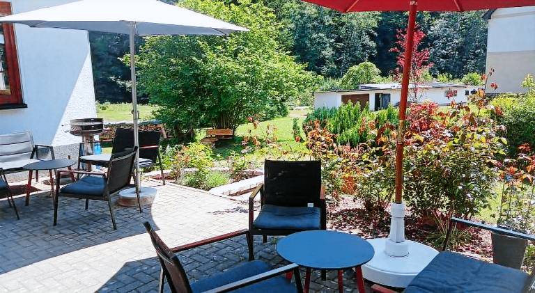 Rental apartment with garden, terrace & grill — photo 4