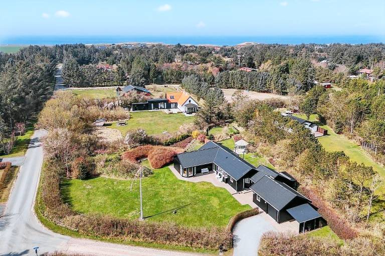 Vacation home with BBQ in Lokken