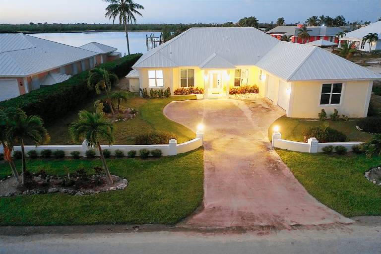 House  Treasure Cay