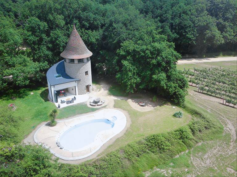 Romantic 18th-Century Windmill Retreat with Pool, Hot Tub & Panoramic Views — photo 3