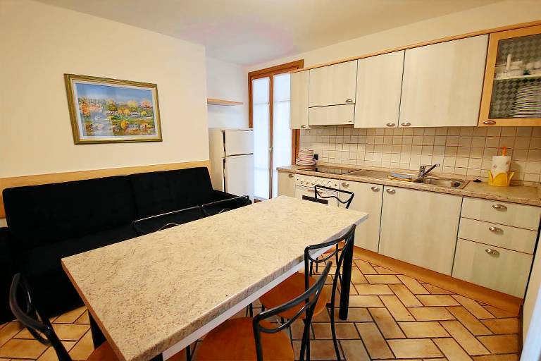 Holiday apartment with 2 rooms for 6 persons — photo 2