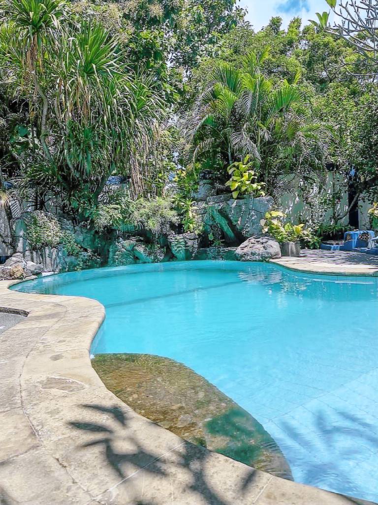 Child-friendly villa with yard, patio & private pool | Suitable for remote work | Pet-friendly — photo 4