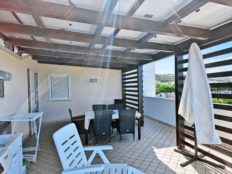 Holiday apartment with terrace — photo 2