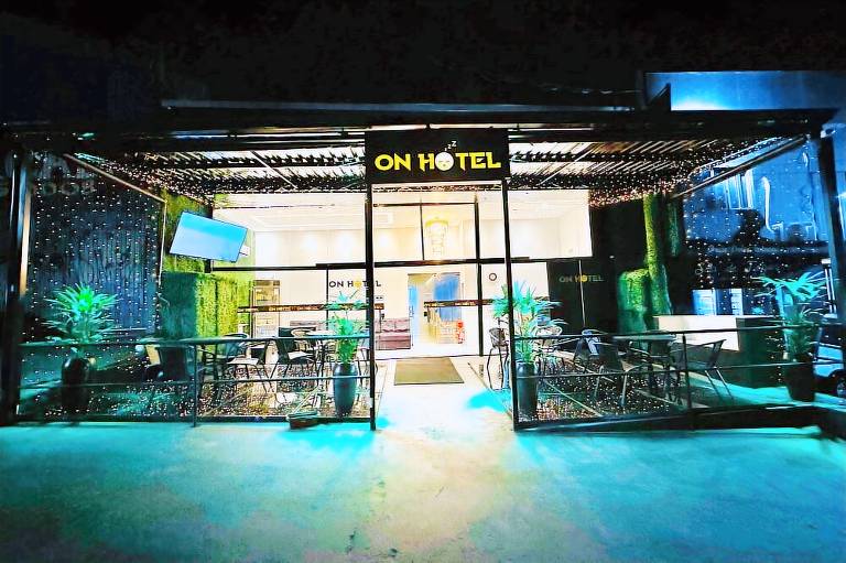 On Hostel premium com traslado e cafe