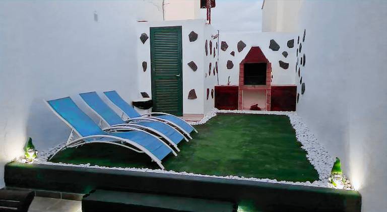 Holiday apartment with patio & grill | Close to the beach | Pets are welcome — photo 3